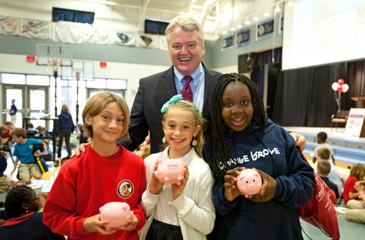 Treasurer Loftis visiting Financial Literacy event