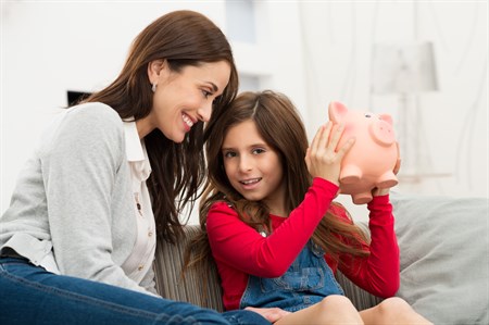 Adams Istock Girl And Mom With Bank